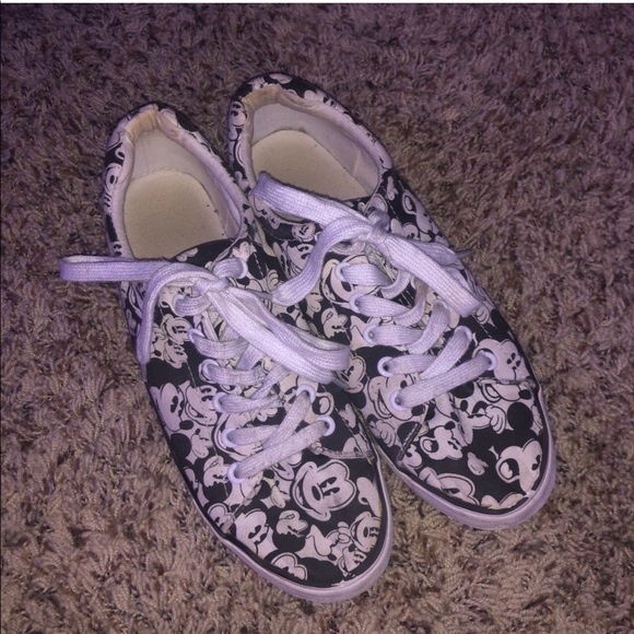 mickey mouse shoes - Picture 1 of 1